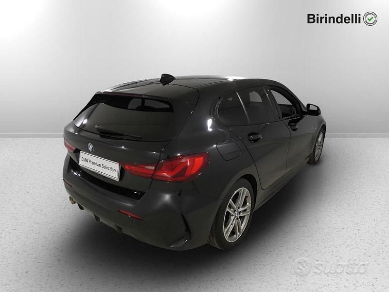 Usata BMW 116 M Sport 108 CV (79 kW) 2022 Black sapphire metallizzato Utilitaria