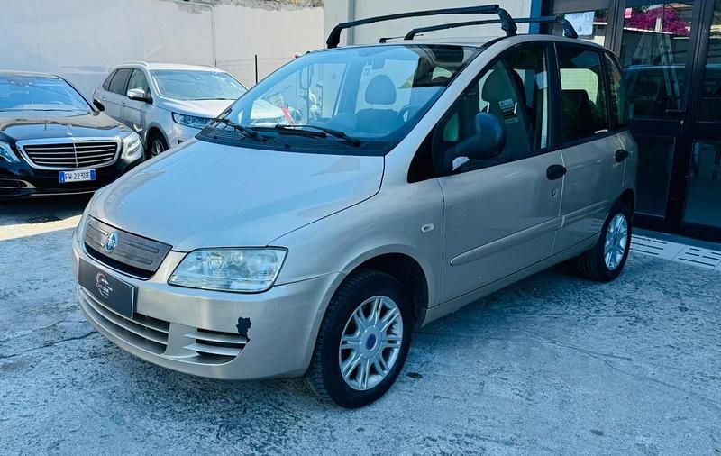 Usata Fiat Multipla 103 CV (75 kW) 2009 Oro Monovolume