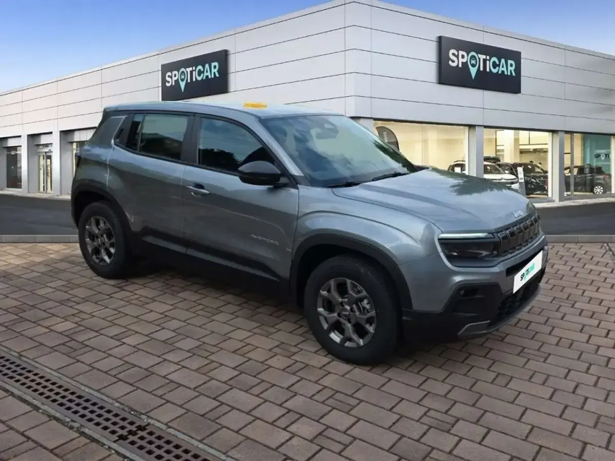 Nuova Jeep Avenger Longitude 101 CV (74 kW) 2026 Grigio scuro SUV