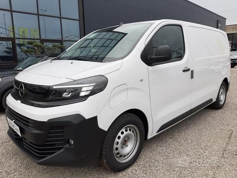 Nuova Opel Vivaro-e Combi 120 CV (88 kW) 2025 Bianco Monovolume