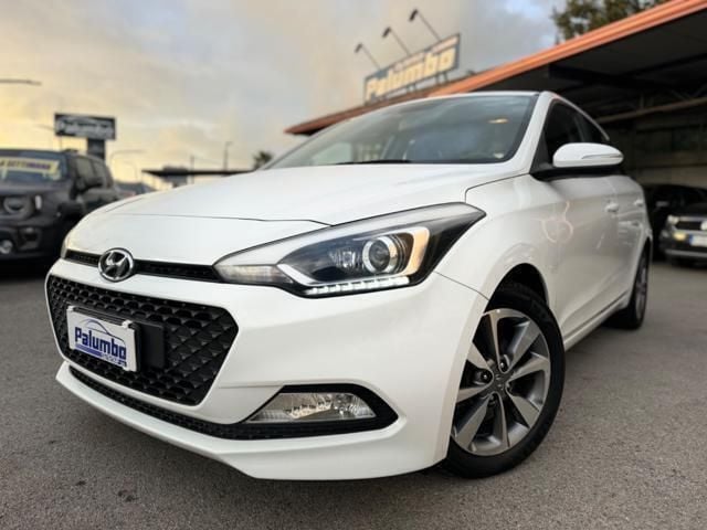 Usata Hyundai i20 Style 75 CV (55 kW) 2015 Bianco Berlina