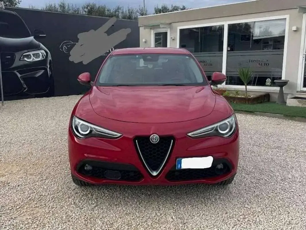 Usata Alfa Romeo Stelvio 215 CV (158 kW) 2017 Rosso SUV