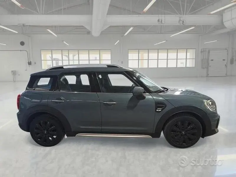 Usata Mini Countryman Business 115 CV (84 kW) 2022 Verde SUV