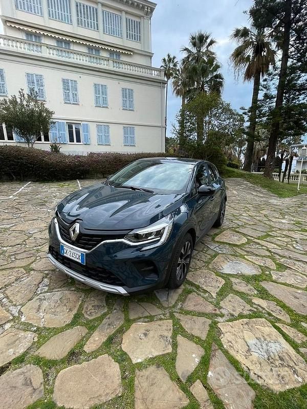 Usata Renault Captur 90 CV (66 kW) 2023 Blu SUV
