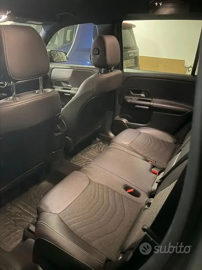 Usata Mercedes GLB180 136 CV (100 kW) 2023 Grigio SUV