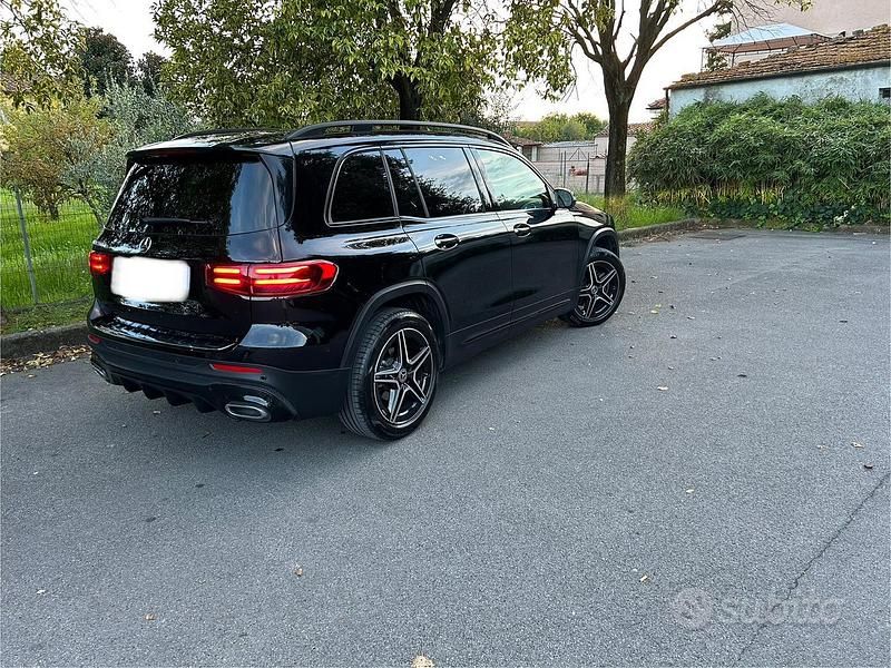 Nero Usata 2024 Mercedes GLB200 AMG line SUV | 41.000 € (Buon prezzo) - Immagine 1/4