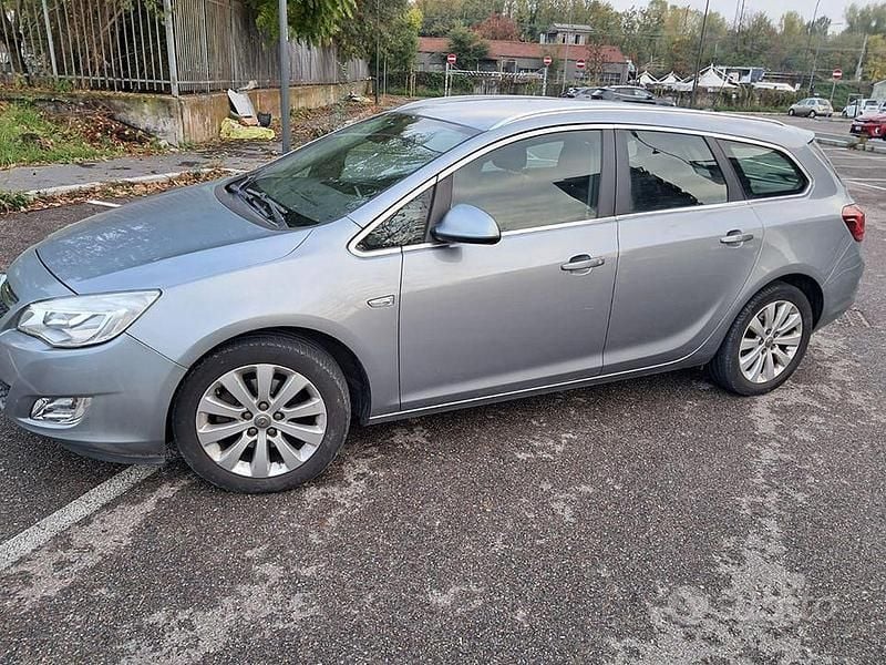 Grigio Usata 2012 Opel Astra Cosmo Station wagon | 3500 € (Super prezzo) - Immagine 1/4