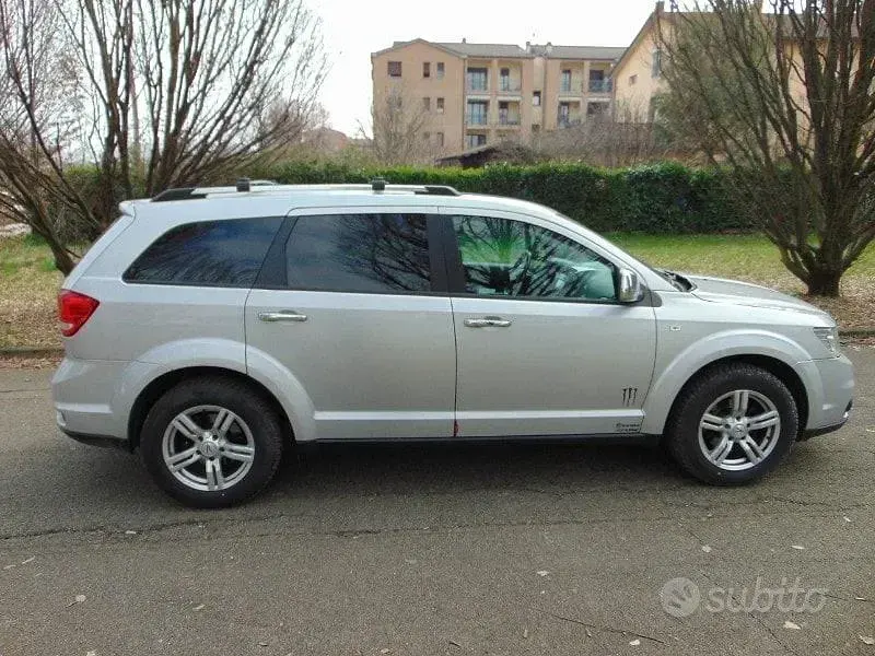 Usata Fiat Freemont Lounge 170 CV (125 kW) 2012 Argento SUV