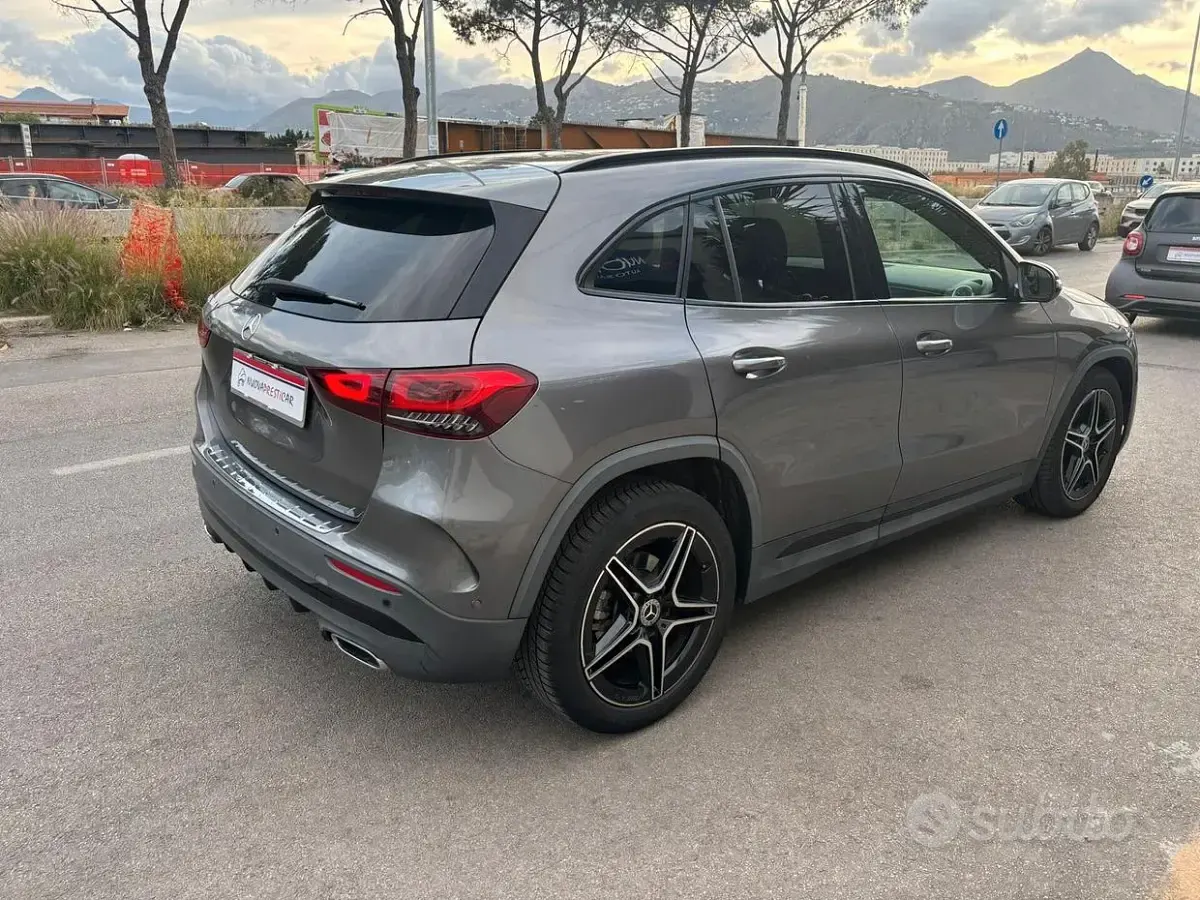 Usata Mercedes GLA200 Premium 150 CV (110 kW) 2023 Grigio SUV
