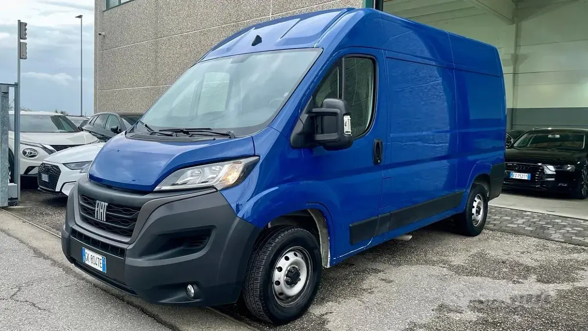 Usata Fiat Ducato 33 140 CV (102 kW) 2022 Blu Furgone