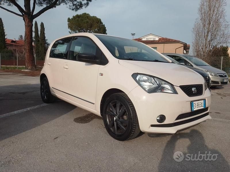 Usata Seat Mii 67 CV (49 kW) 2014 Beige Utilitaria
