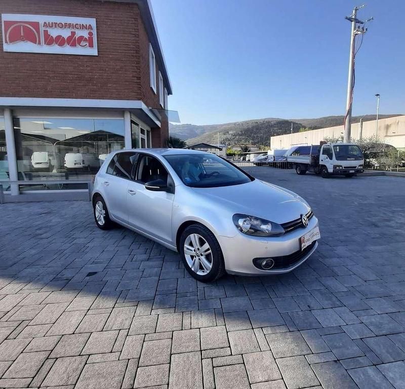 Usata VW Golf VII Highline 105 CV (77 kW) 2012 Argento Berlina