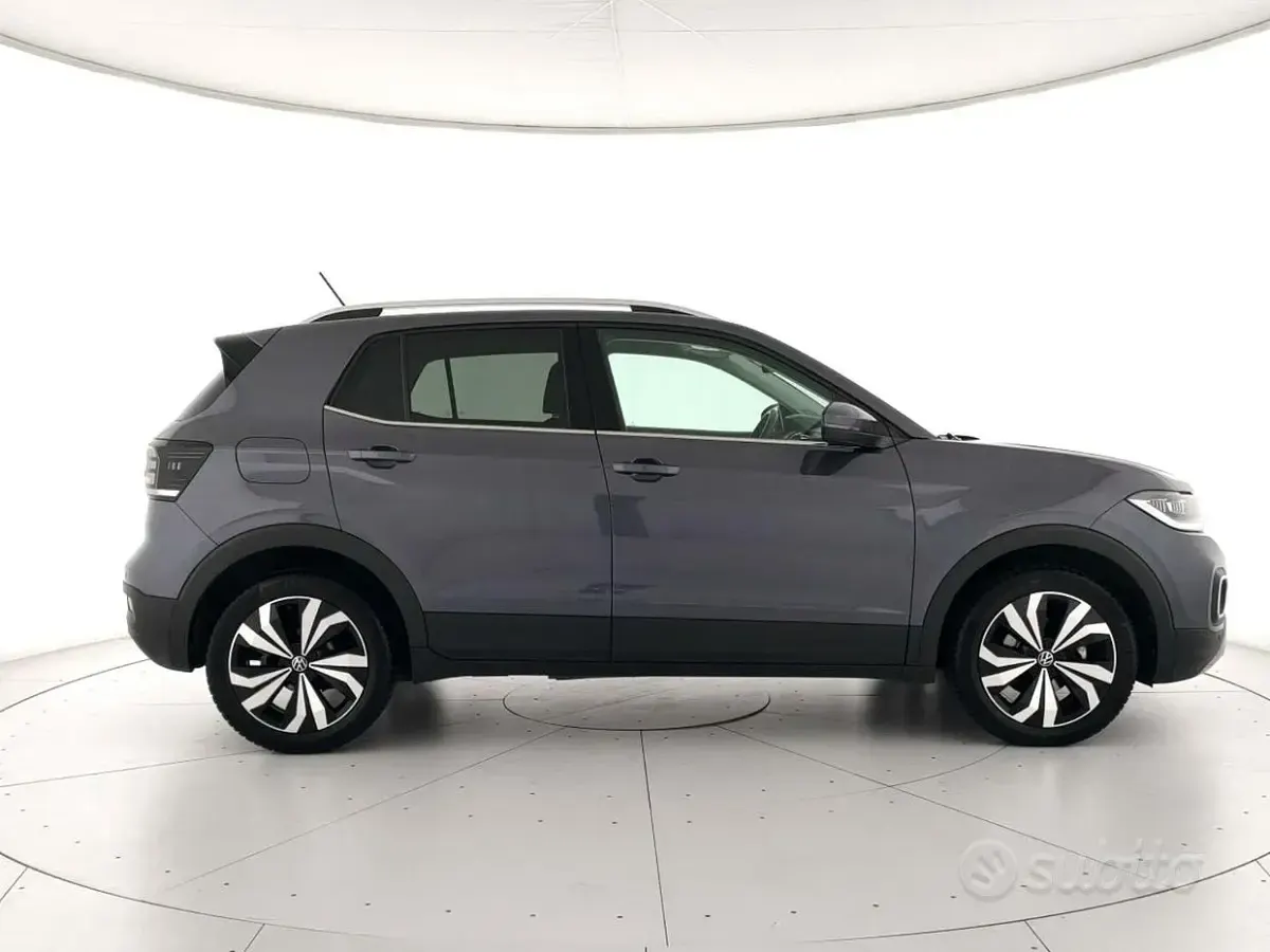 Usata VW T-Cross Advance 110 CV (80 kW) 2023 Smoky grey metallizzato SUV
