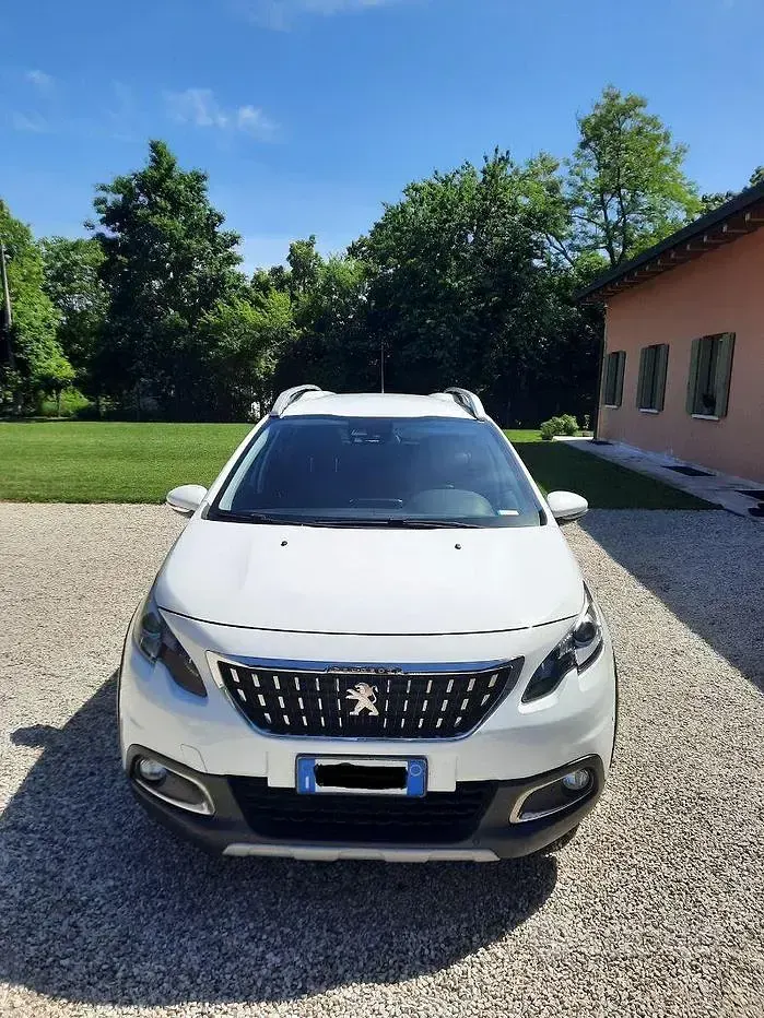 Usata Peugeot 2008 Allure 120 CV (88 kW) 2017 Bianco SUV