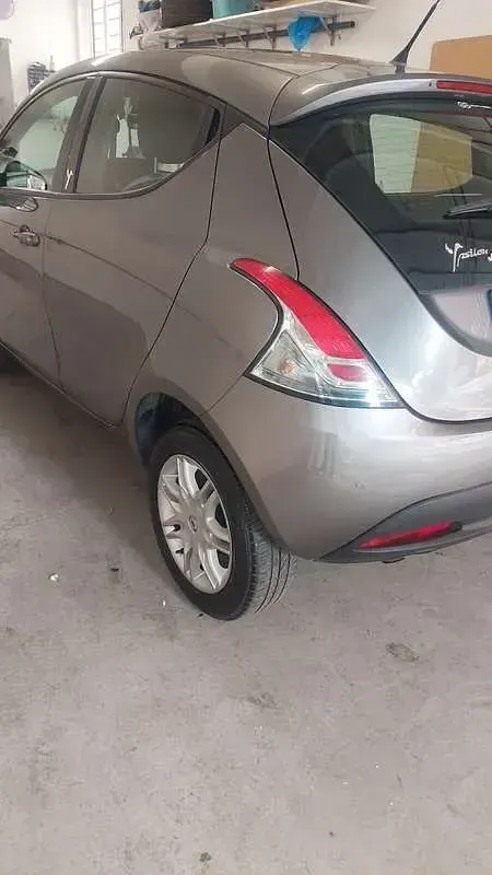 Usata Lancia Ypsilon Silver 80 CV (58 kW) 2014 Utilitaria