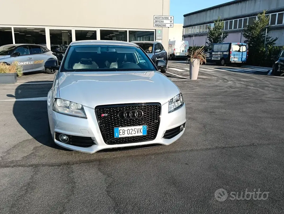 Usata Audi A3 Attraction 170 CV (125 kW) 2010 Grigio Utilitaria