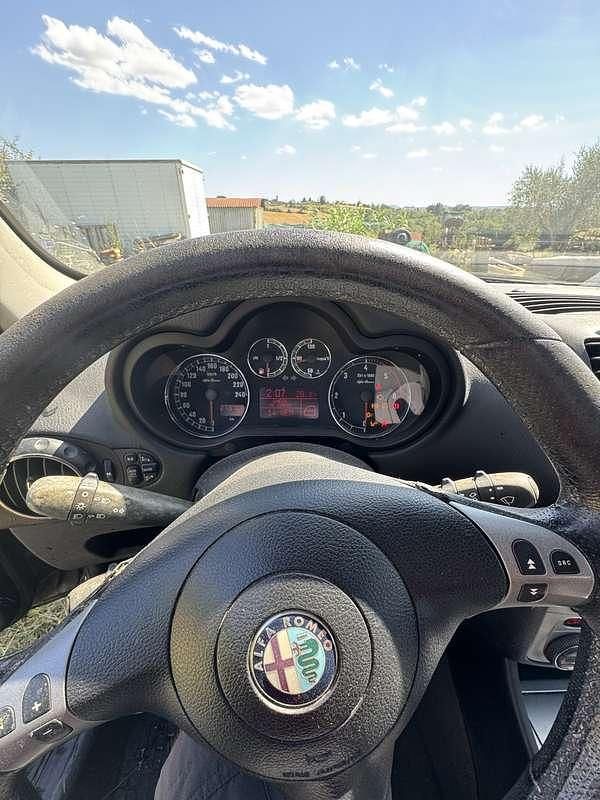 Usata Alfa Romeo 147 120 CV (88 kW) 2008 Nero Utilitaria