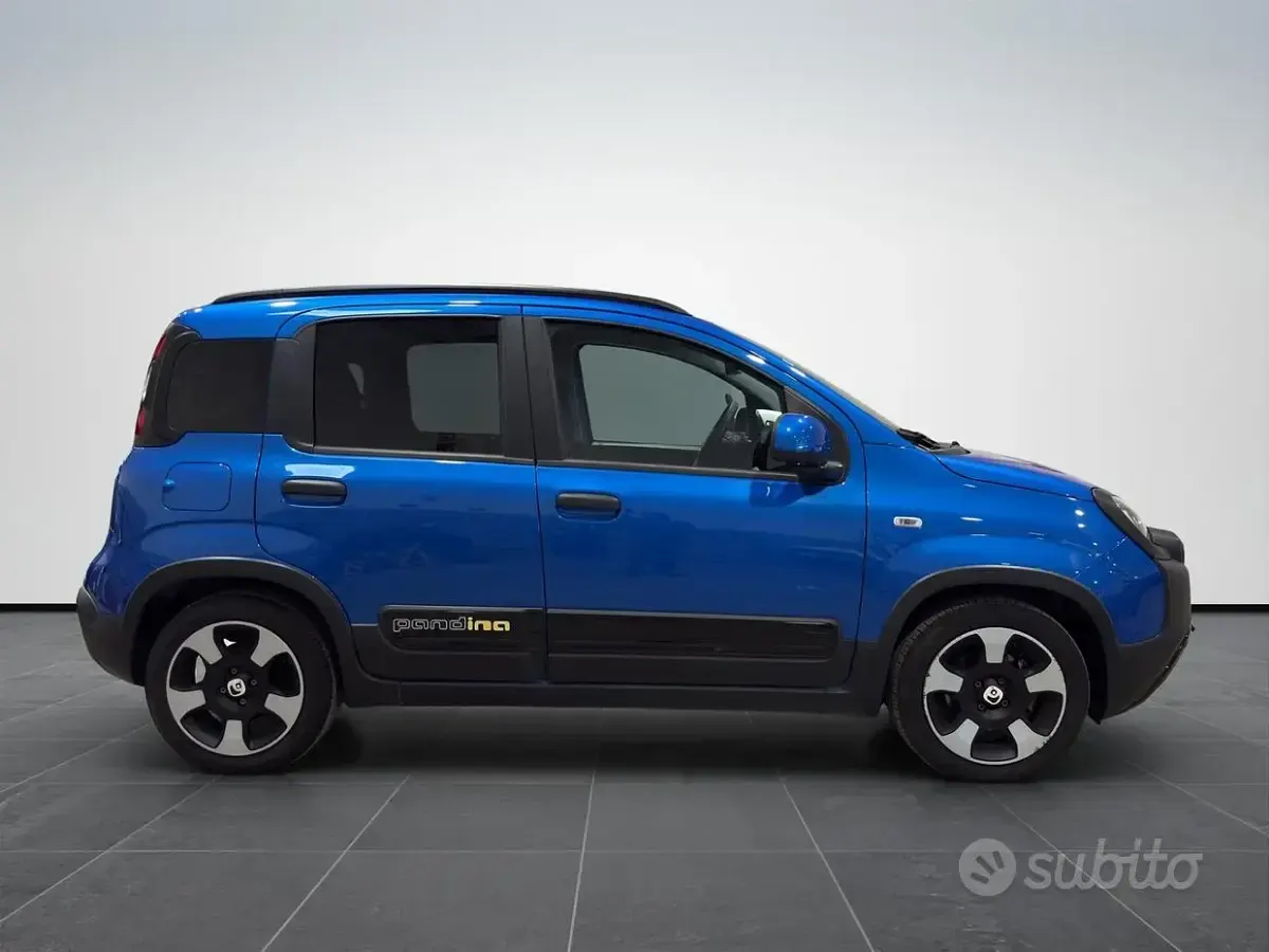 Usata Fiat Panda Cross Cross 70 CV (51 kW) 2025 Blu Utilitaria