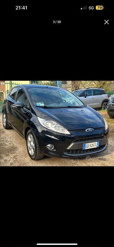 Usata Ford Fiesta 82 CV (60 kW) 2010 Nero Utilitaria