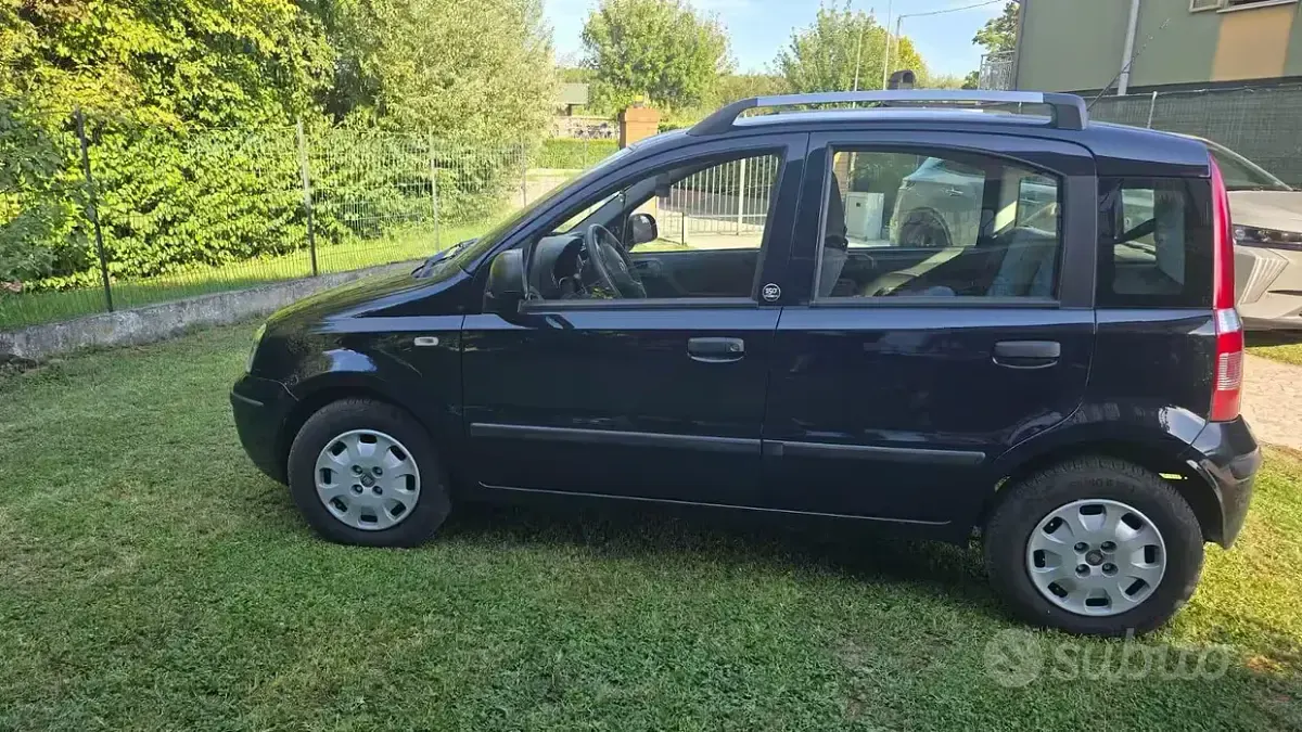 Usata Fiat Panda Active 69 CV (50 kW) 2011 Bluazzurro Utilitaria