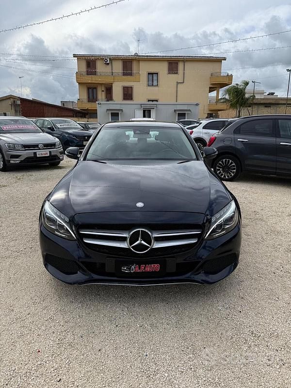 Usata Mercedes C220 Premium 169 CV (124 kW) 2018 Blu Berlina