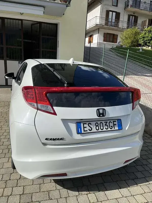 Usata Honda Civic Comfort 99 CV (72 kW) 2013 Berlina