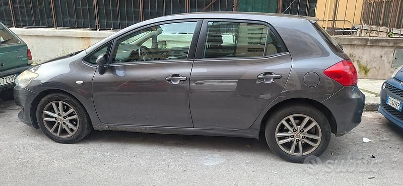 Usata Toyota Auris 2009 Grigio Utilitaria