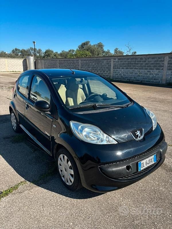 Usata Peugeot 107 68 CV (50 kW) 2007 Nero Utilitaria