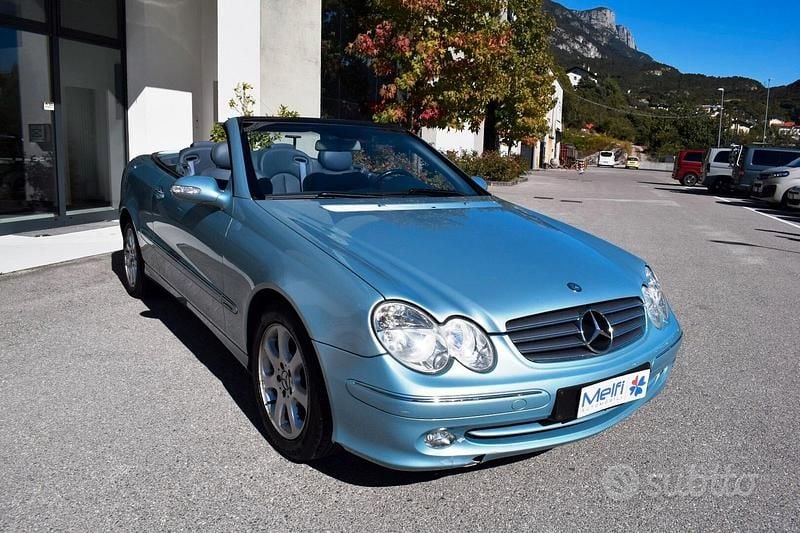 Usata Mercedes CLK200 Elegance 163 CV (119 kW) 2004 Blu Cabrio
