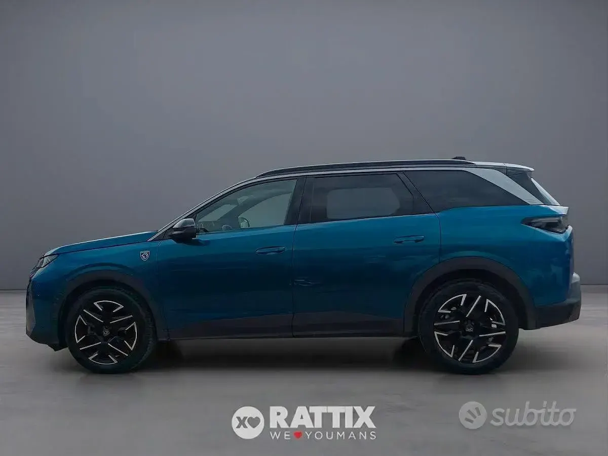 Usata Peugeot 5008 GT 136 CV (100 kW) 2025 Blu obsession SUV