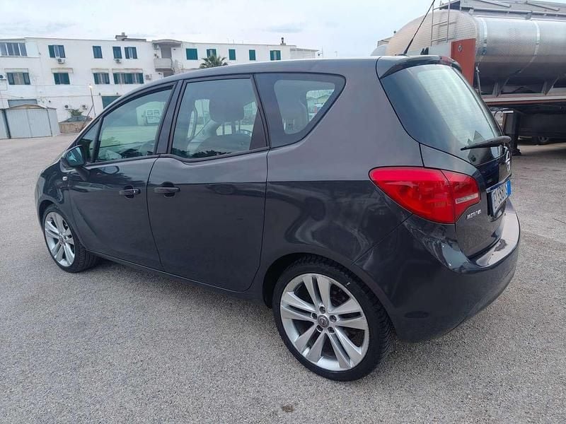 Usata Opel Meriva 95 CV (69 kW) 2015 Grigio Monovolume