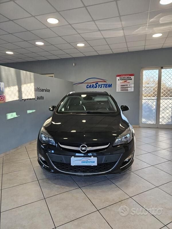 Usata Opel Astra Cosmo 165 CV (121 kW) 2013 Nero Station wagon