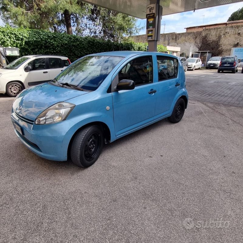 Blu Usata 2006 Daihatsu Sirion Due volumi | 2500 € - Immagine 1/4
