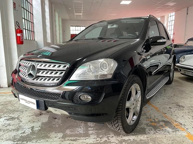 Usata Mercedes ML320 Chrome 224 CV (164 kW) 2007 Nero SUV