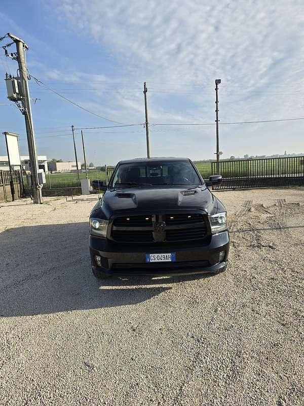 Usata 2014 Mercedes R500 Monovolume | 37.500 € (Molto cara) - Immagine 1/4