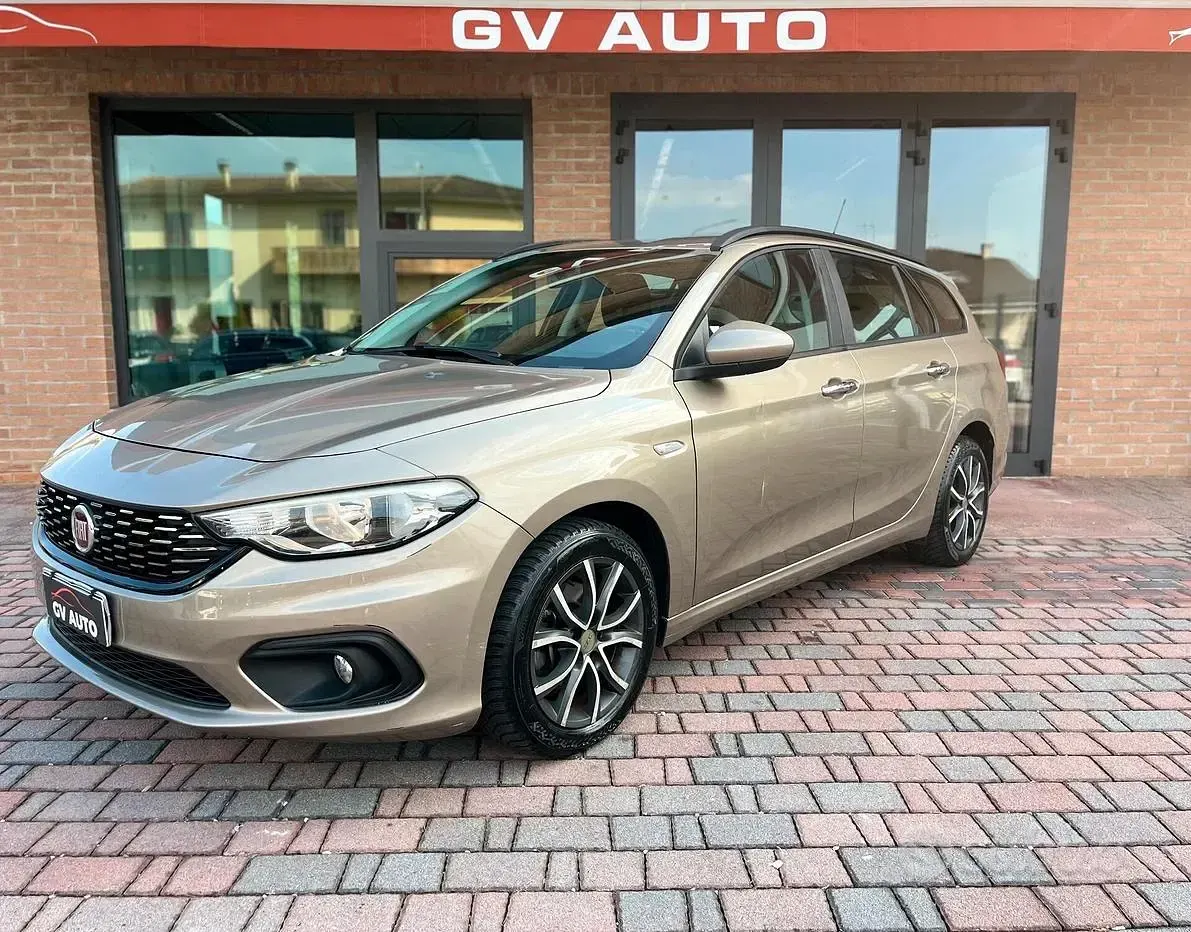 Usata Fiat Tipo Lounge 95 CV (69 kW) 2016 Beige Station wagon