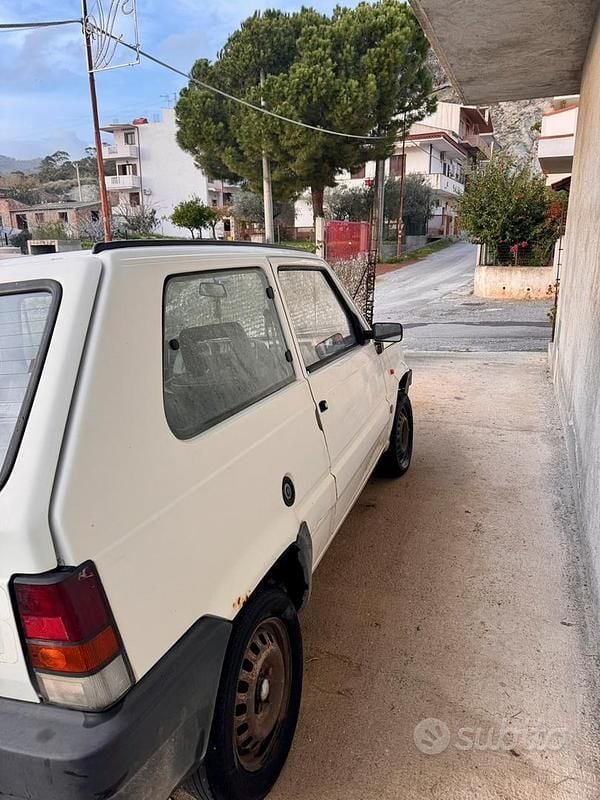 Usata Fiat Panda Young 39 CV (28 kW) 2002 Bianco Berlina