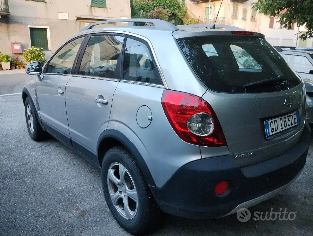 Usata Opel Antara 150 CV (110 kW) 2007 Grigio SUV
