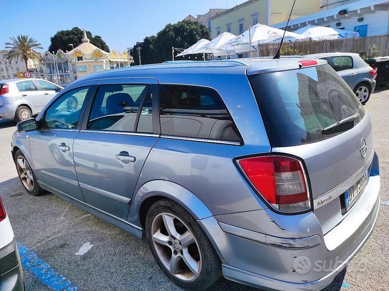 Usata Opel Astra 68 CV (50 kW) 2009 Grigio Station wagon