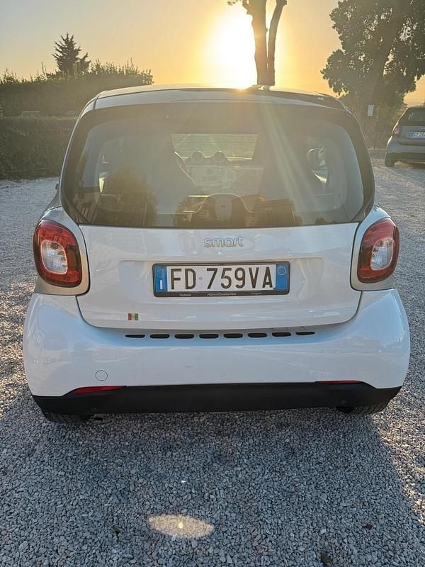 Usata Smart ForTwo Coupé Passion 70 CV (51 kW) 2016 Bianco Utilitaria