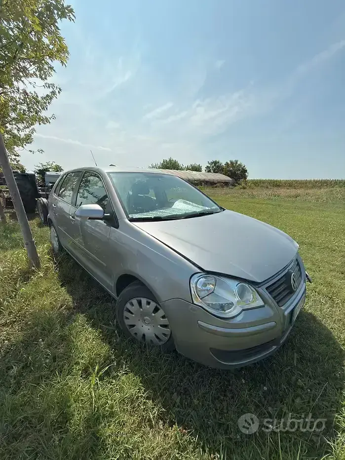 Usata VW Polo 69 CV (50 kW) 2006 Grigio Utilitaria