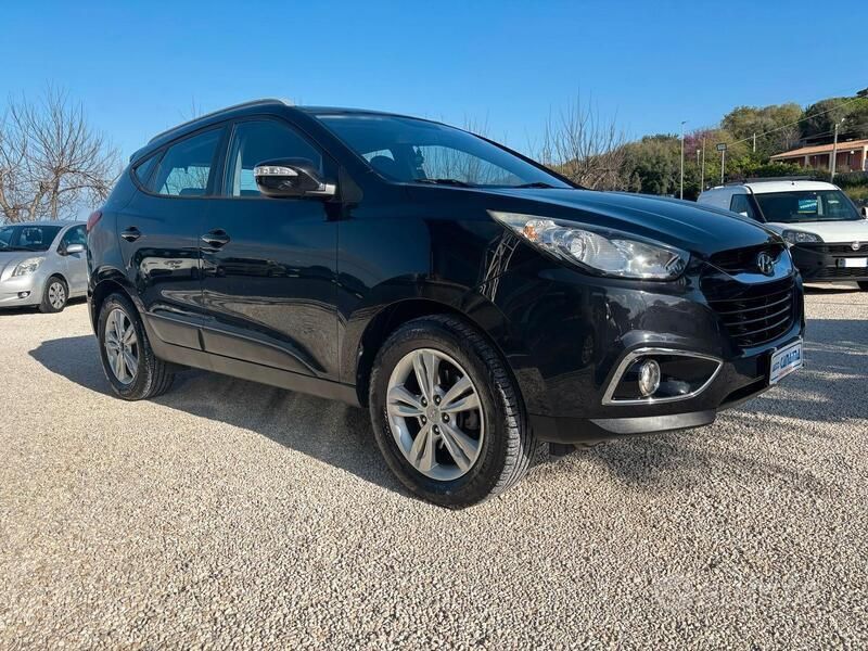 Nero Usata 2011 Hyundai ix35 SUV | 5990 € (Buon prezzo) - Immagine 1/4