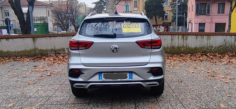 Usata MG ZS Luxury 106 CV (77 kW) 2023 Argento SUV