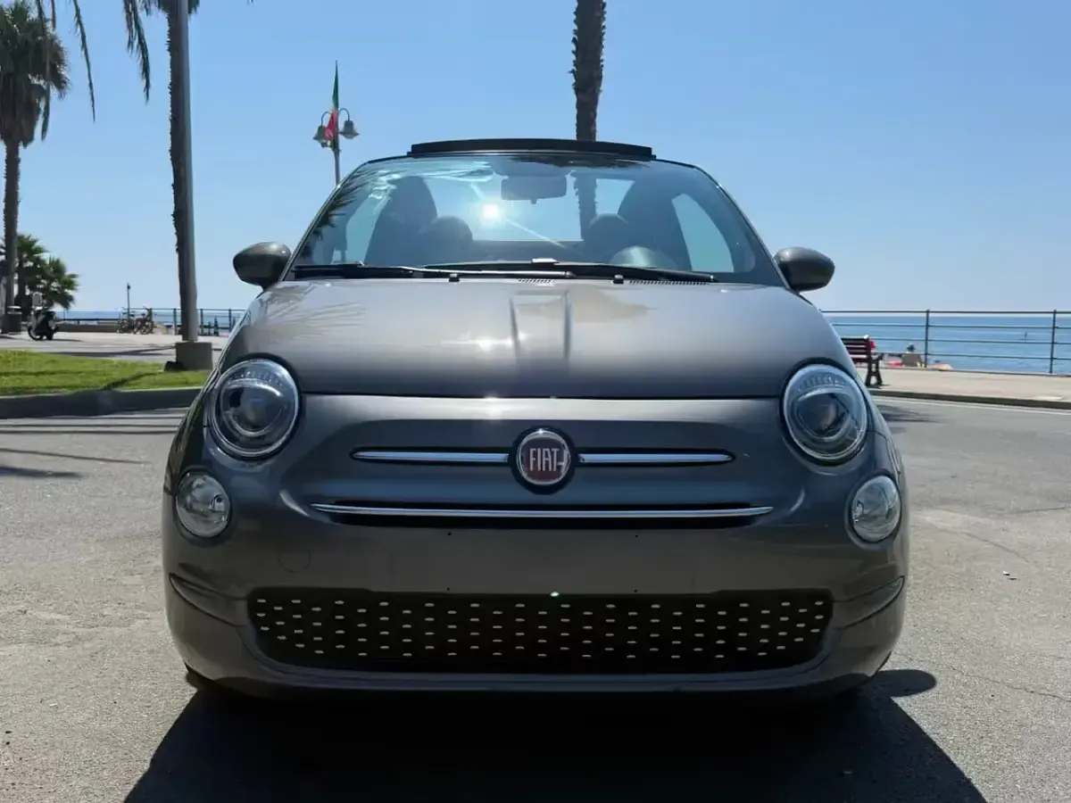 Usado Fiat 500C Lounge 69 CV (50 kW) 2020 Gris Descapotable