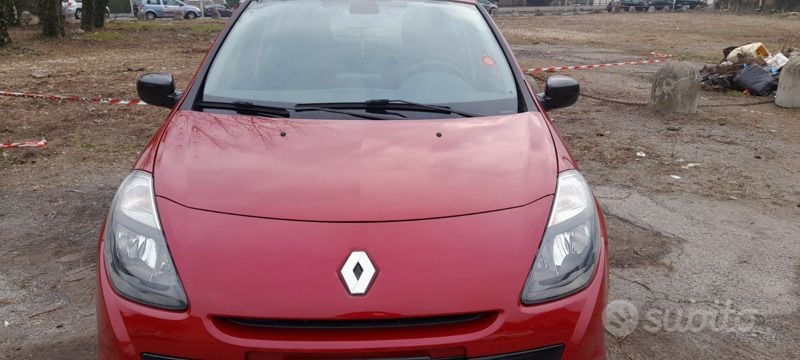 Usata Renault Clio II 75 CV (55 kW) 2011 Utilitaria