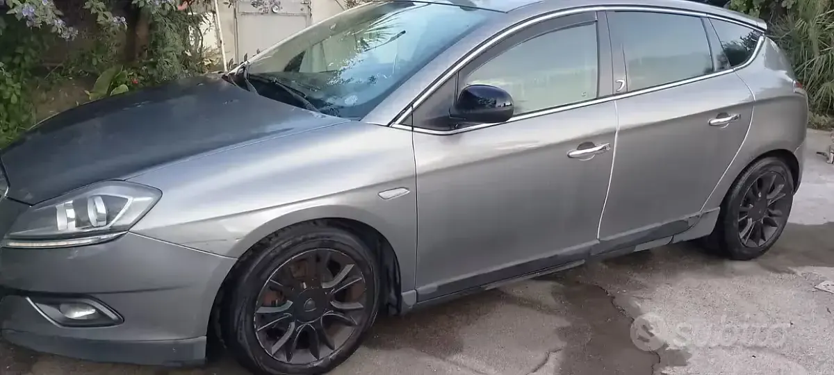 Usata Lancia Delta 120 CV (88 kW) 2009 Grigio Utilitaria