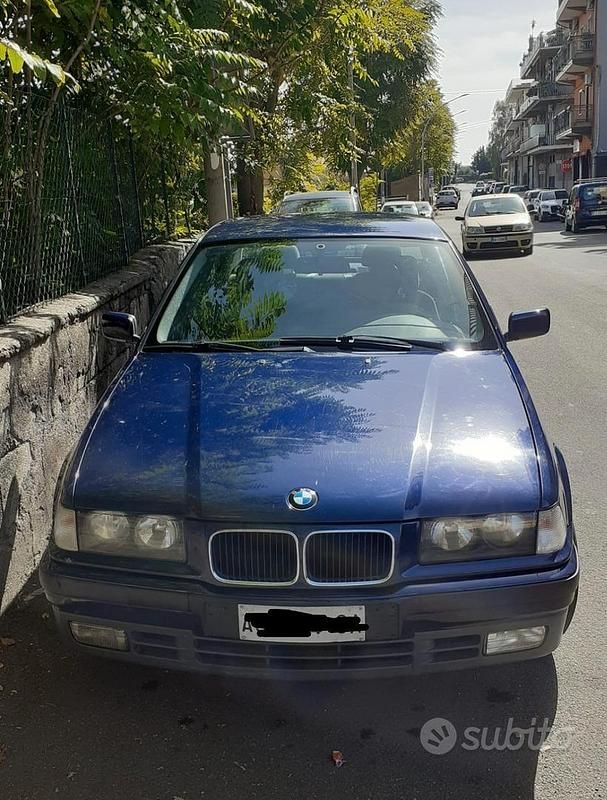 Usata BMW 318 1996 Blu Berlina