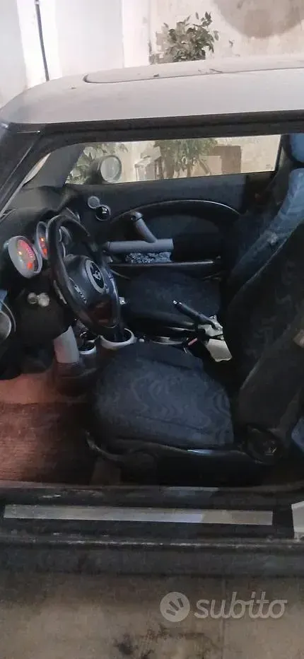 Usata Mini ONE 75 CV (55 kW) 2004 Utilitaria
