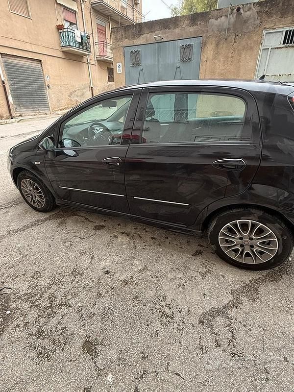 Usata Fiat Punto Evo Dynamic 86 CV (63 kW) 2011 Nero Utilitaria