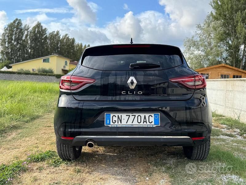 Nero Usata 2023 Renault Clio V Utilitaria | 15.500 € (Buon prezzo) - Immagine 1/4